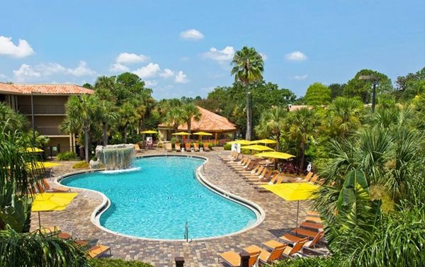 DoubleTree Orlando Pool